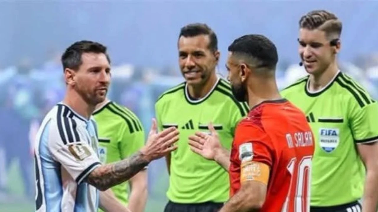 ناصر الخليفي يهنئ هاني أبو ريدة بعد بلوغ منتخب مصر دور الـ16 في كأس العالم